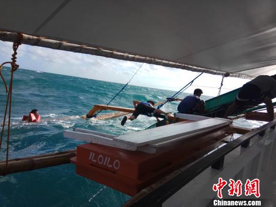 圖為救助現(xiàn)場。 中交公路規(guī)劃設(shè)計院有限公司 攝